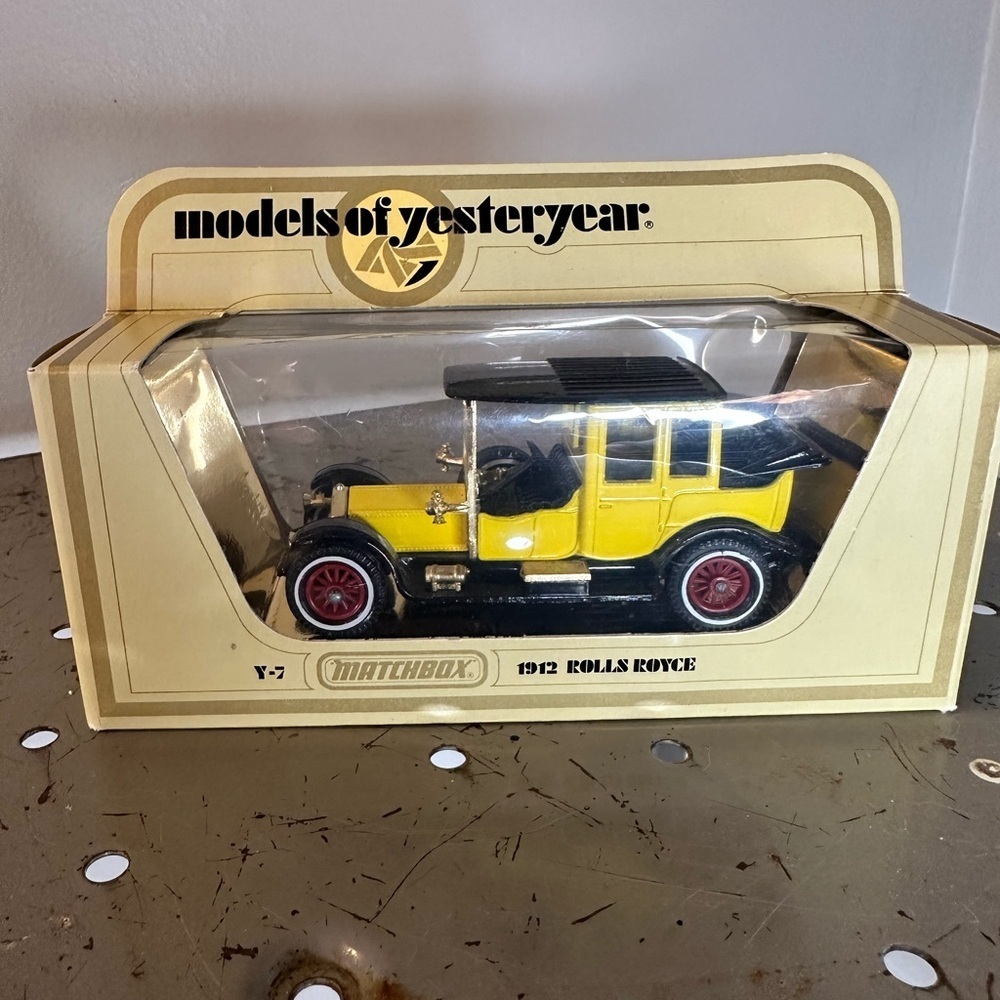 MIB Matchbox Models of Yesteryear 1912 Rolls Royce Y-7 Yellow / Black. - Picture 6 of 10